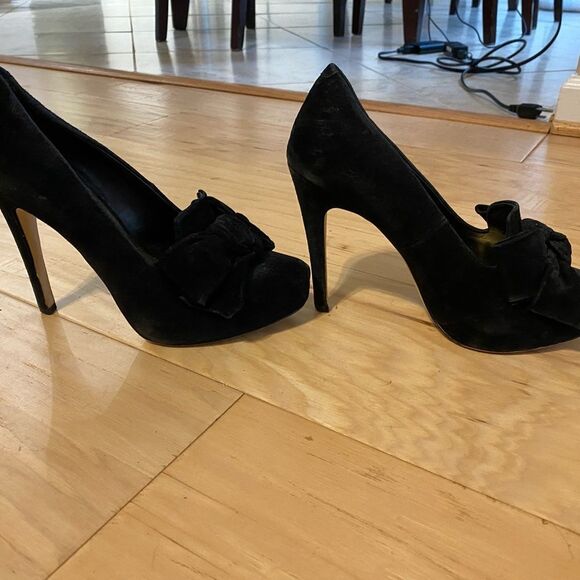 BCBGeneration Persia Bow Suede Pump size 6.5 - Picture 2 of 11